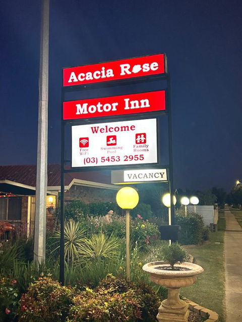 Acacia Rose Motor Inn - Whitsundays Accommodation 0