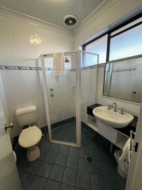 Acacia Motel - Whitsundays Accommodation 1