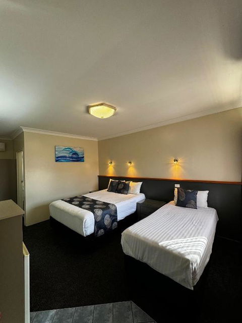 Acacia Motel - Whitsundays Accommodation 3