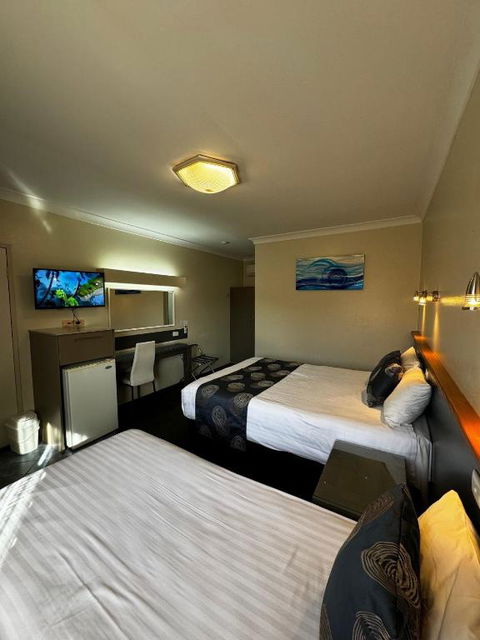 Acacia Motel - Whitsundays Accommodation 2