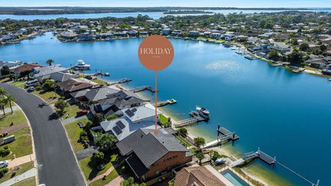 Acacia Shores - Waterfront - Whitsundays Accommodation 1