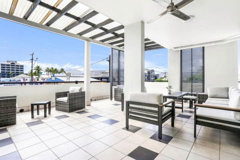 Accent On McLeod - Breezy Outdoor Living - Whitsundays Accommodation 2