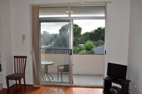 Accommodation Sydney Kogarah 2 Bedroom Apartment With Balcony - Whitsundays Accommodation 4