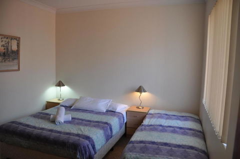 Accommodation Sydney Kogarah 2 Bedroom Apartment With Balcony - Whitsundays Accommodation 2