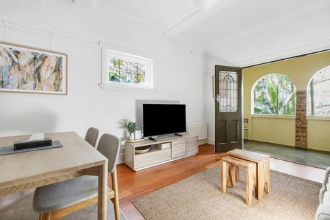 Acland Art Deco - Coastal Chic By St Kilda Beach - Whitsundays Accommodation 4