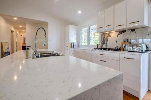 Acreage Near Currumbin Beach - Whitsundays Accommodation 2