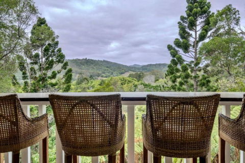 Acreage Near Currumbin Beach - Whitsundays Accommodation 0