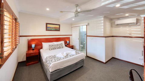 Across Country Motor Inn & Cottages - Whitsundays Accommodation 3