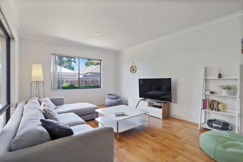 Across The Way, Golf And Beach Heaven - Whitsundays Accommodation 1