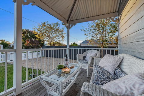 Addisons Stanthorpe With Hot Tub - Whitsundays Accommodation 4