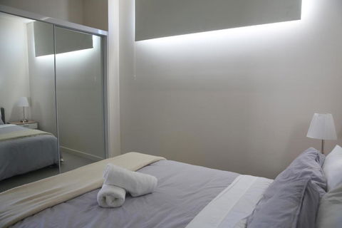 Adelaide CBD Bluebird Apartment - Whitsundays Accommodation 4