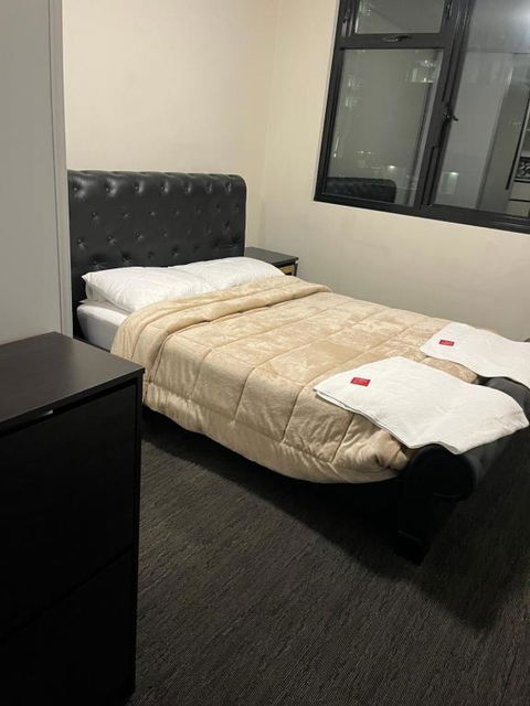 Adelaide City Vibe - Whitsundays Accommodation 0