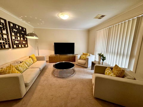 Adelaide Hills 4 Bed Home Near Hahndorf Mt Barker - Whitsundays Accommodation 4