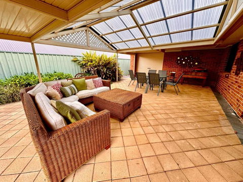 Adelaide Hills 4 Bed Home Near Hahndorf Mt Barker - Whitsundays Accommodation 3
