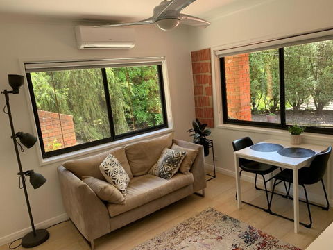 Adorable 1 Bedroom Private Apartment - Whitsundays Accommodation 2