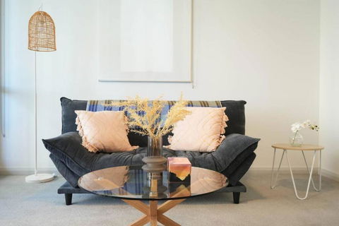 Adorable One Bedroom APT In Heart Of WWP - Whitsundays Accommodation 0
