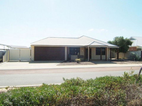 Adriana Retreat - Whitsundays Accommodation 0