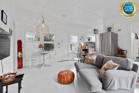 Adrift - Pet-friendly - 5 Min Walk To Bay - Rustic Charm - Whitsundays Accommodation 0