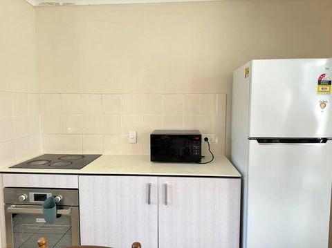 Affordable 3-Bedroom Grannyflat In Coopers Plains - Whitsundays Accommodation 3