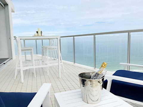 Air On Broadbeach Beachfront 2Level Stunning Apartment With 180 Degree Views - Whitsundays Accommodation 4