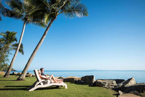 ABSOLUTE BEACH FRONT MACKAY - Blue Pacific - Whitsundays Accommodation 2