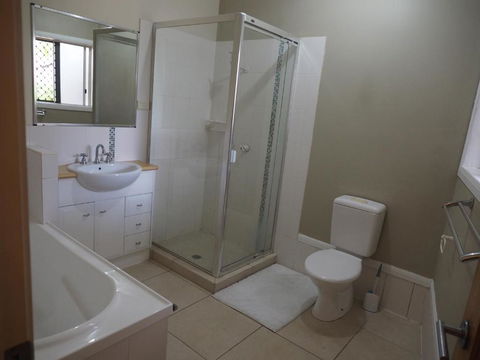 Accommodation On Westlake Mount Ommaney - Whitsundays Accommodation 3
