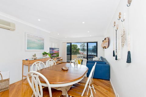 Adrift At Dolphin Cove Apt 5 - Riverfront Modern - Whitsundays Accommodation 2