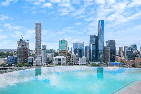 Above Brisbane King Suite With Rooftop Pool Deck - Whitsundays Accommodation 3