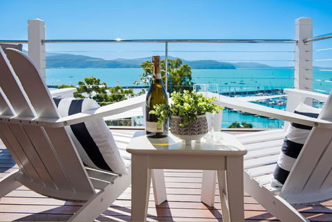A Point Of View - Whitsundays Accommodation 0