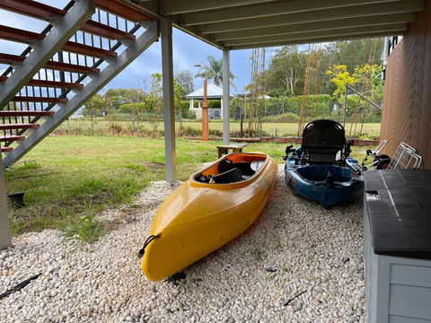ABSOLUTE BEACHFRONT Port Stephens - Pindimar Beach House - Whitsundays Accommodation 4