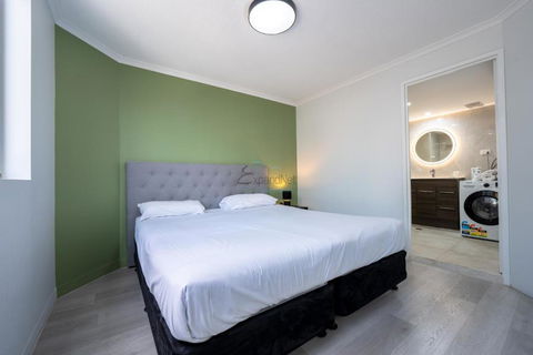 Abbey On Roma Hotel & Apartments - Whitsundays Accommodation 3