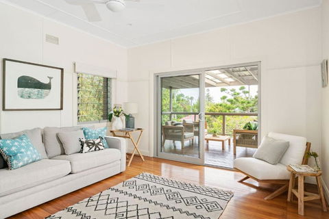 A Perfect Stay - The White Rabbit - Whitsundays Accommodation 0