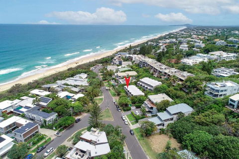 Andari Apartment 2, Sunshine Beach, Beachfront Street And Just Steps To Surf-club - Whitsundays Accommodation 3