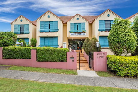 Albion Manor - Whitsundays Accommodation 0