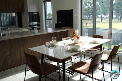 Aircabin - Denham Court - Modern - 4 Beds House - Whitsundays Accommodation 1