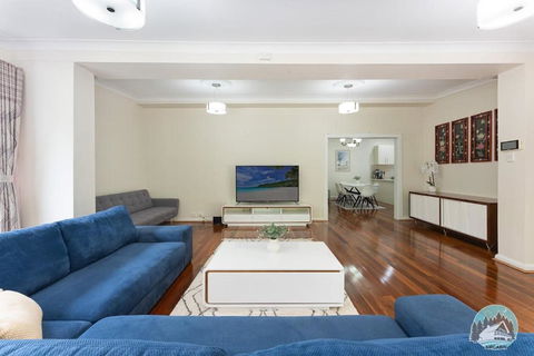 Aircabin - Denistone - 3 Beds Lovely House - Whitsundays Accommodation 0