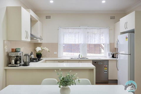 Aircabin - Denistone - 3 Beds Lovely House - Whitsundays Accommodation 2