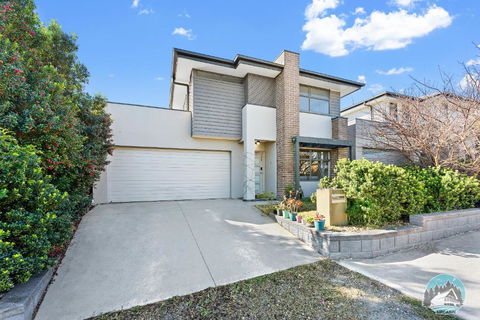 Aircabin - Tallawong - Elegant Home - 4 Beds House - Whitsundays Accommodation 0