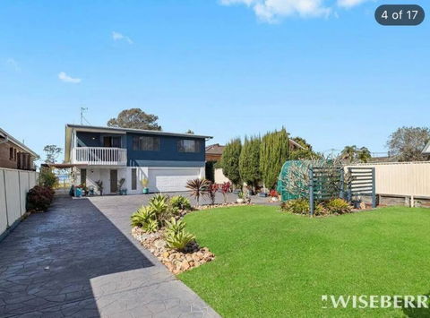 Aircabin - Tuggerawong - Lake Front - 3 Beds House - Whitsundays Accommodation 1