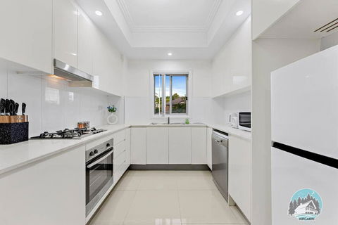 Aircabin - Wentworthville - 2 Beds Apt Free Park - Whitsundays Accommodation 3