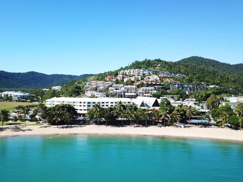 Airlie Beach Hotel - Whitsundays Accommodation 0