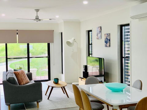 AIRLIE BEACH Delight. Hop, Skip Jump To Everything - Whitsundays Accommodation 3