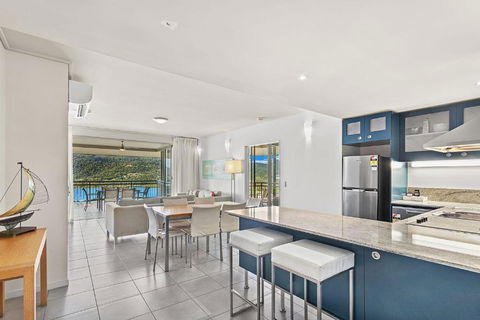 Airlie Beach Ocean Views & Resort Living @ 231 - Whitsundays Accommodation 4