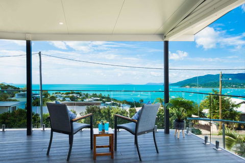 Airlie Blue On Blue - Whitsundays Accommodation 1