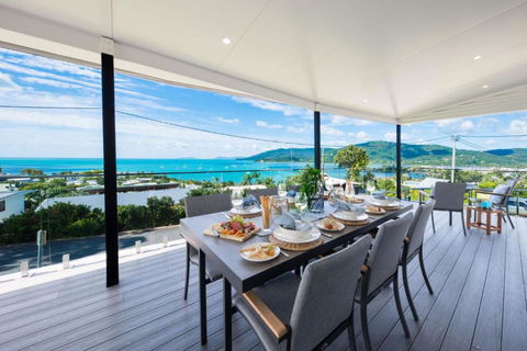 Airlie Blue On Blue - Whitsundays Accommodation 0