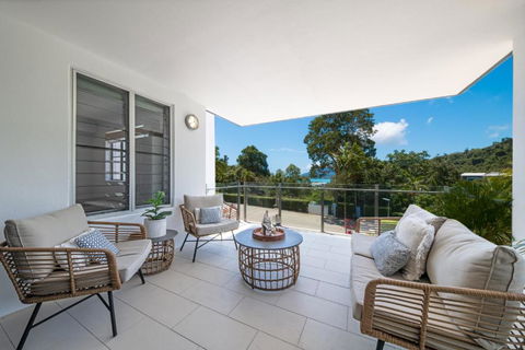 Airlie Sea View - Tropical Vibes Whitsundays - Whitsundays Accommodation 4