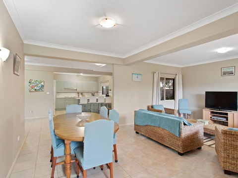 Ajax Avenue 6 - Whitsundays Accommodation 1