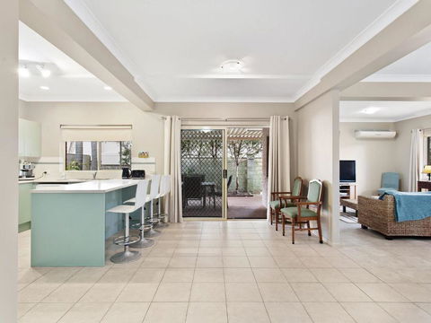 Ajax Avenue 6 - Whitsundays Accommodation 2