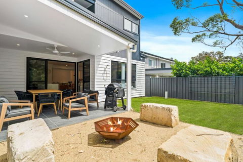 Al Mare - Whitsundays Accommodation 0