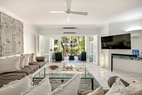 Alamanda At Palm Cove Directly On The Beach - Whitsundays Accommodation 1